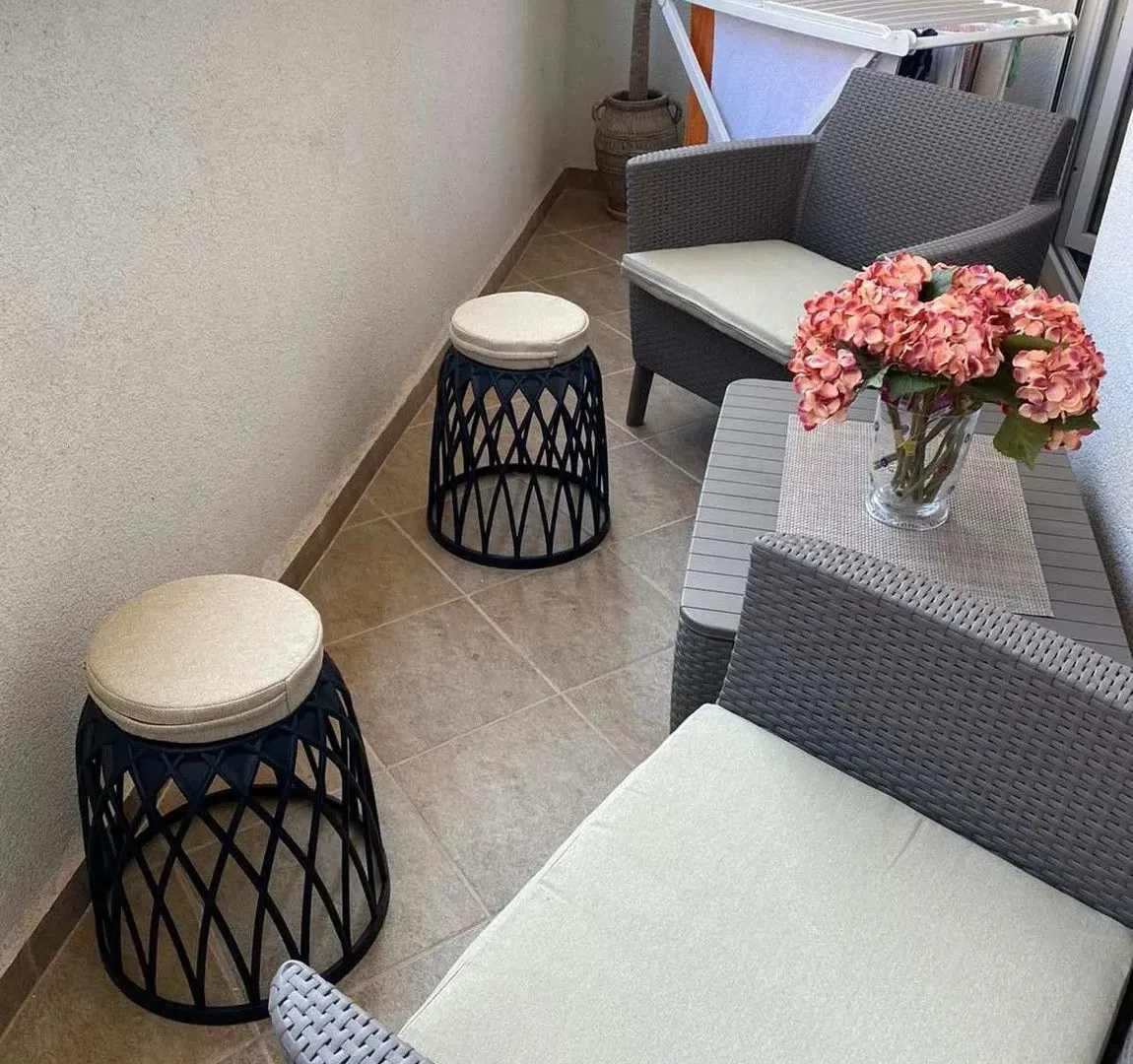 Izdavanje, jednosoban stan, 50m², Golubovina, Budva