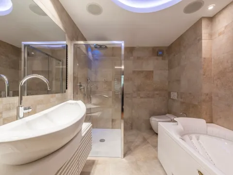 Sale, one bedroom apartment, 115m², Centar, Budva - image 2