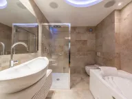 Prodaja, jednosoban stan, 115m², Centar, Budva - image 2