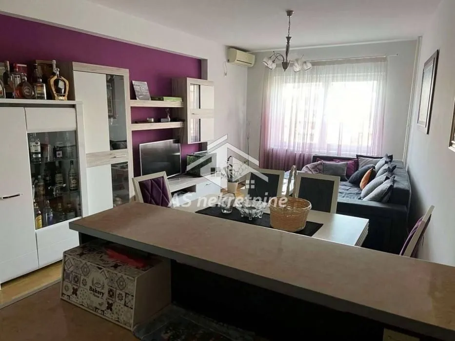 Izdavanje, dvosoban stan, 52m², Južni Bulevar, Vračar Sve Podlokacije