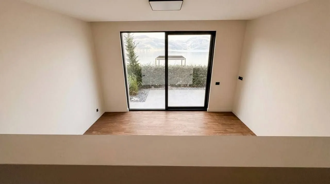 Sale, two bedroom apartment, 183m², Centar, Tivat