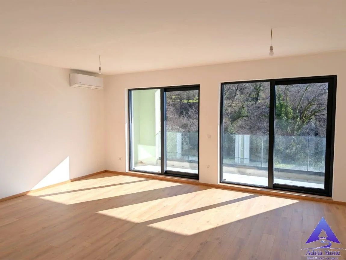 Prodaja, dvosoban stan, 93m², Kamenovo, Budva