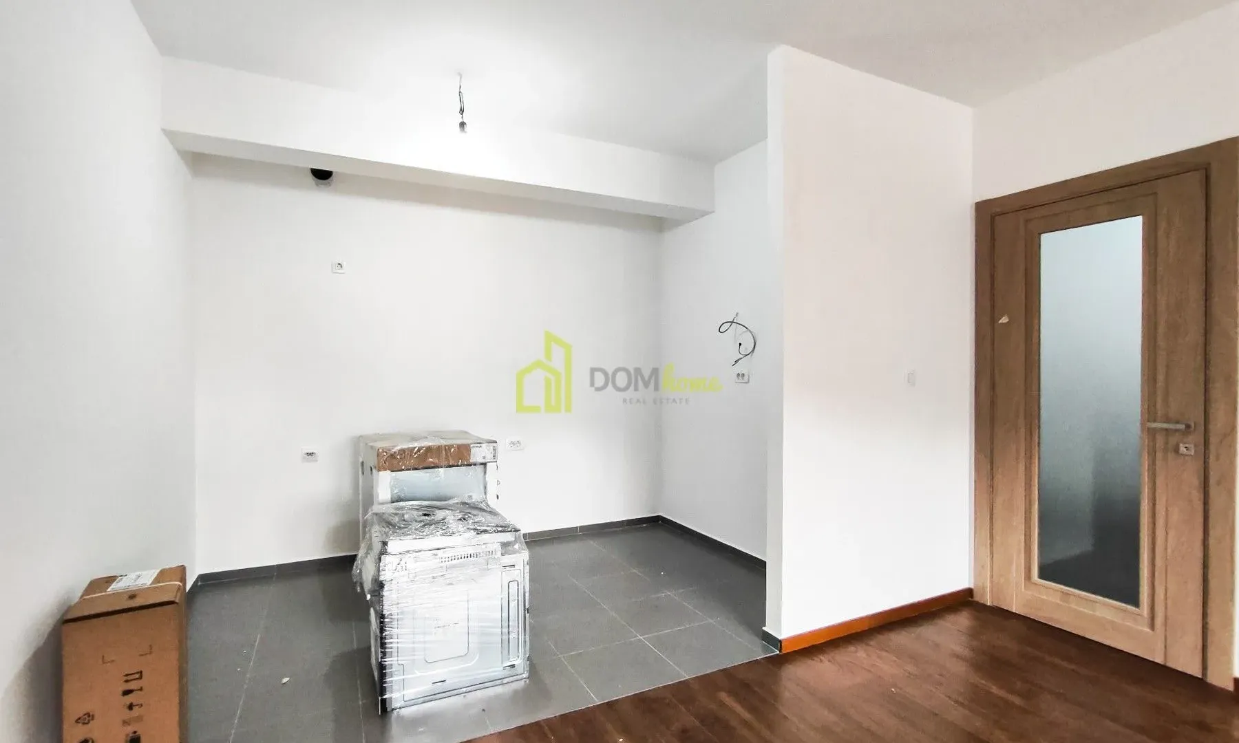 Izdavanje, trosoban stan, 96m², Master Kvart, Podgorica