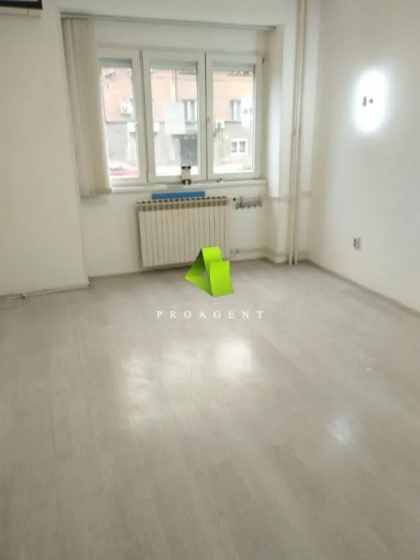 Izdavanje, poslovni prostor, 28m², Medijana, Niš