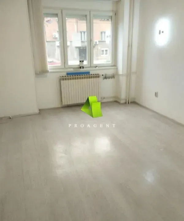 Izdavanje, poslovni prostor, 28m², Medijana, Niš