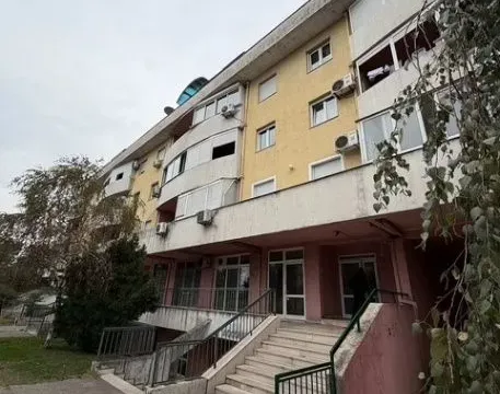 Izdavanje, poslovni prostor, 57m², Krivi Most, Podgorica