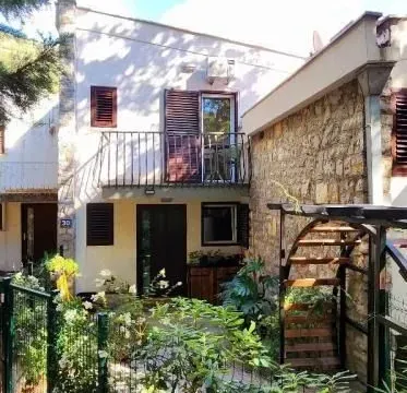 Prodaja, kuća, 100m², Petrovac, Budva - image 4
