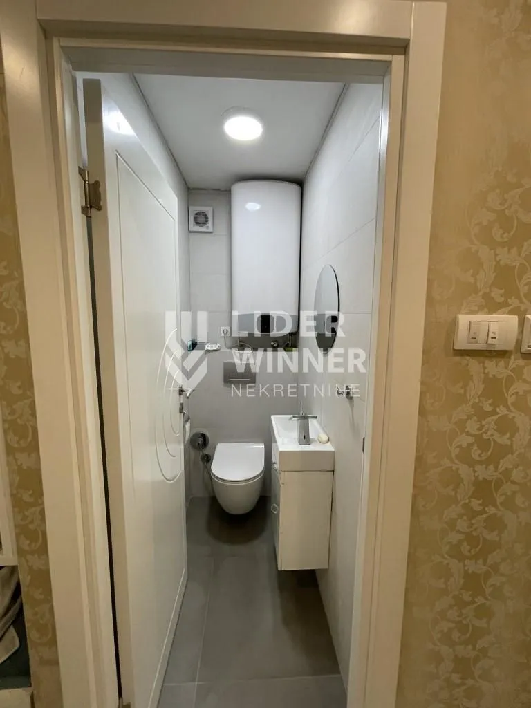Rent, four bedroom apartment, 85m², Senjak, Beograd