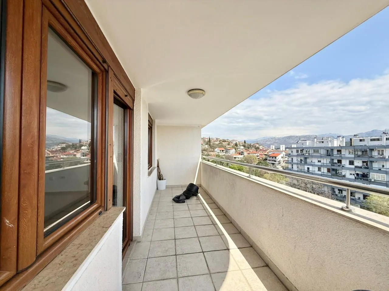 Sale, four bedroom apartment, 220m², Preko Morače, Podgorica