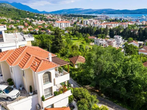 Prodaja, kuća, 240m², Tivat, Crna Gora - image 2