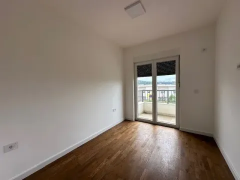 Izdavanje, dvosoban stan, 72m², Zagorič, Podgorica - image 5
