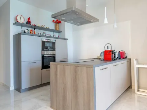 Prodaja, trosoban stan, 139m², Rijeka Reževići, Budva - image 11