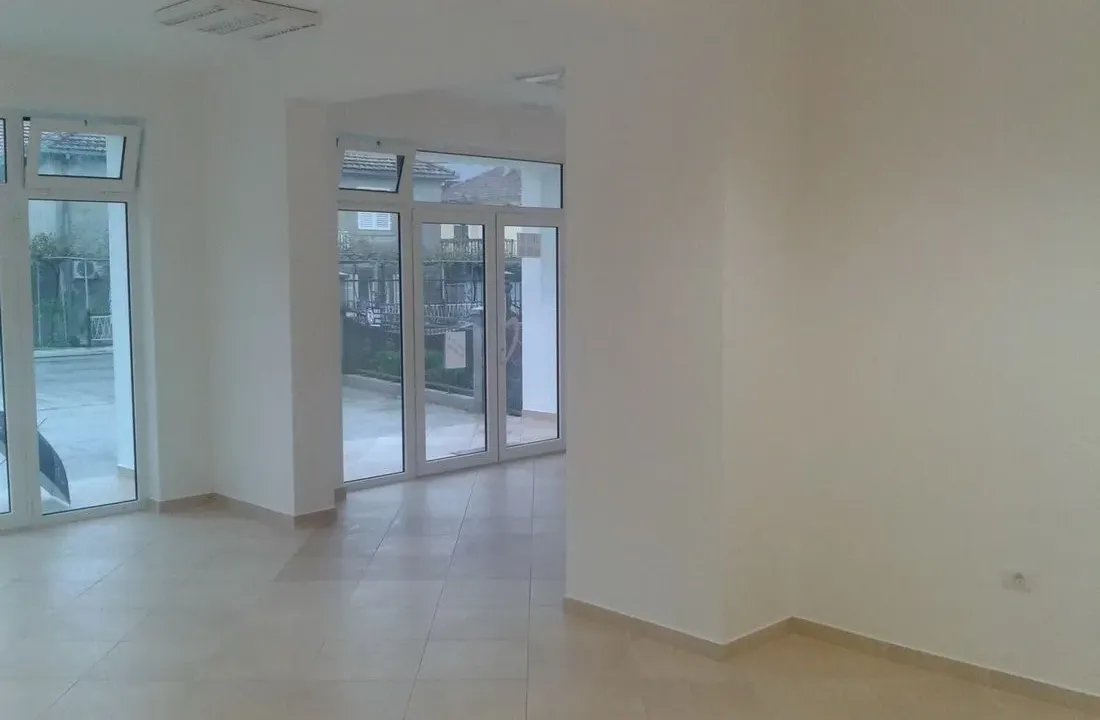 Rent, office space, 100m², Donja Lastva, Tivat