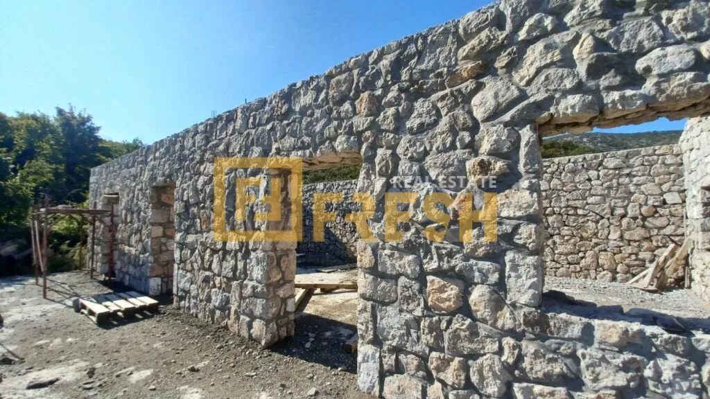 Prodaja, kuća, 1782m², Beri, Podgorica