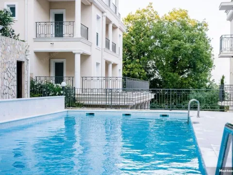 Prodaja, kuća, 200m², Herceg Novi, Crna Gora - image 1