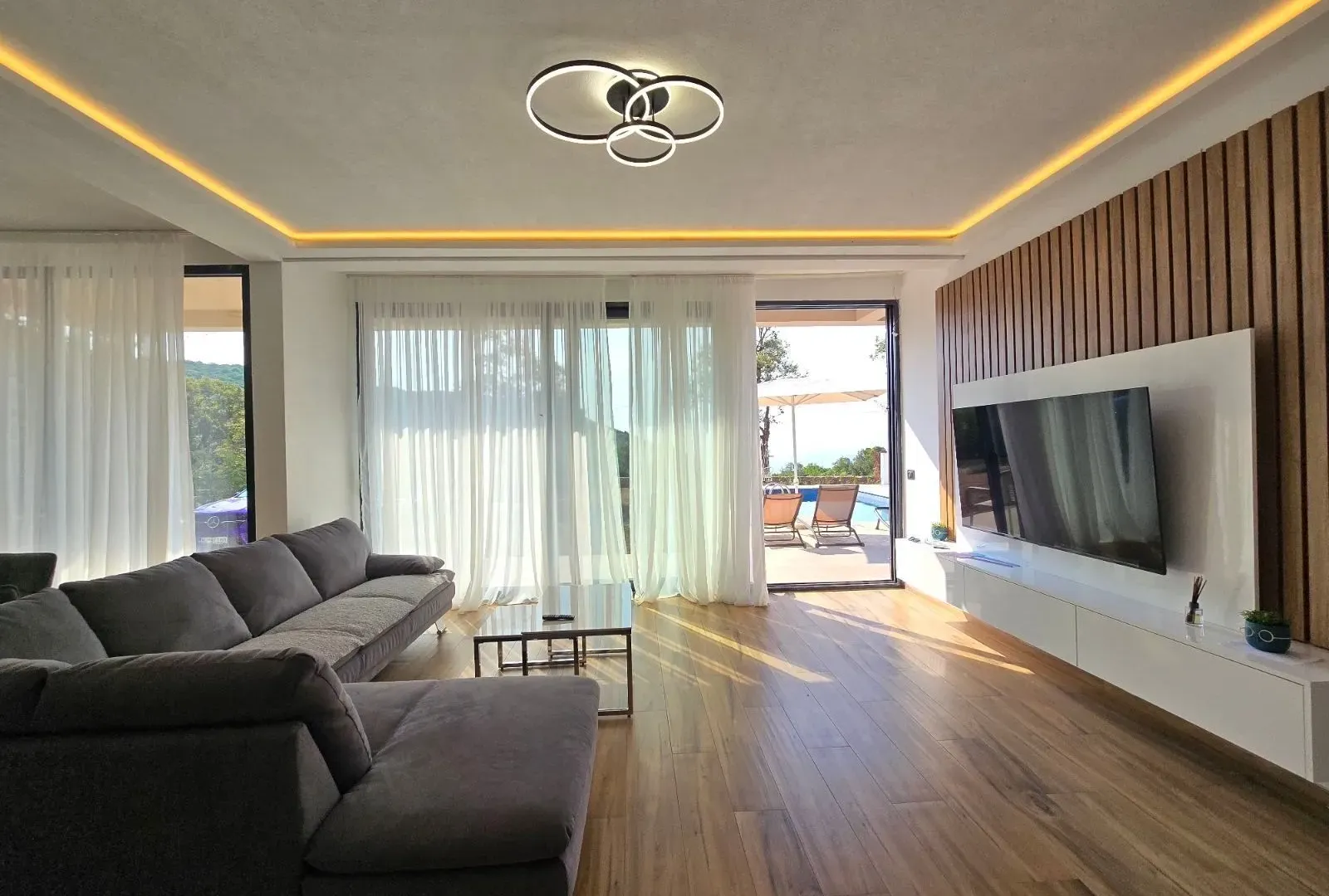 Rent, house, 250m², Višnjevo, Kotor