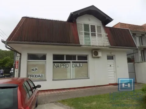 Izdavanje,  poslovni prostor, 70m2, Moravski park, Ćuprija