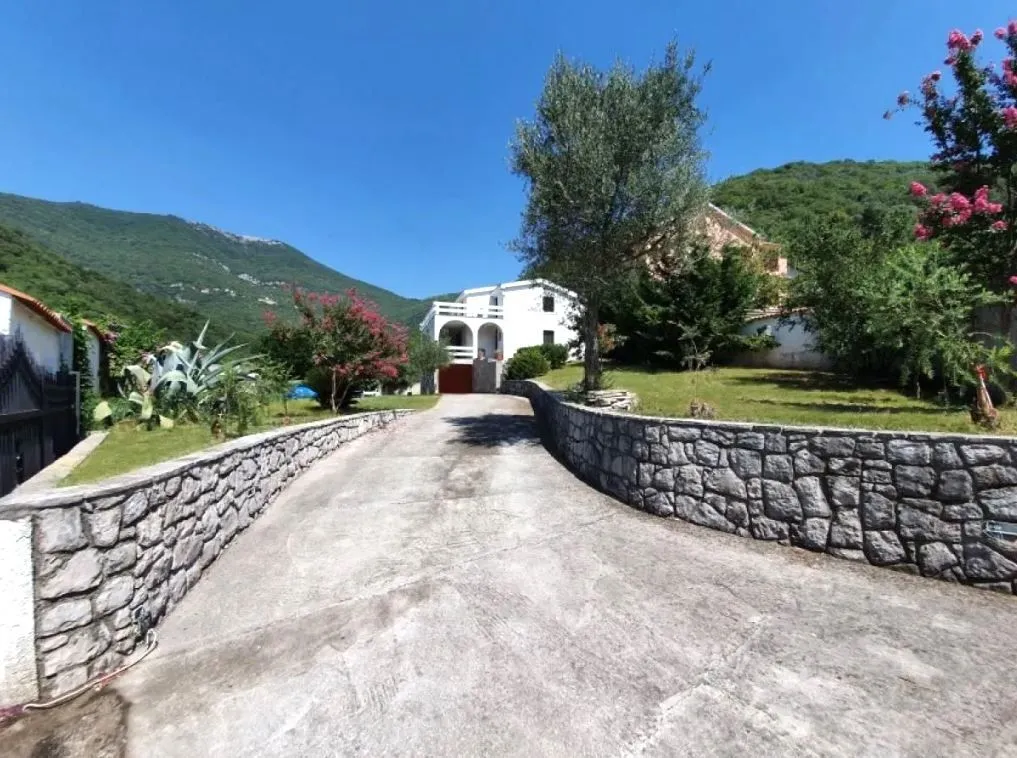 Prodaja, kuća, 225m², Tivat, Crna Gora