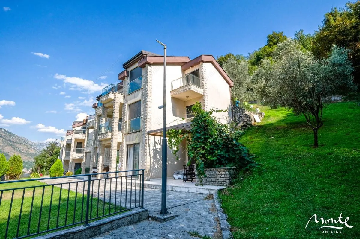 Prodaja, dvosoban stan, 68m², Kostanjica, Kotor