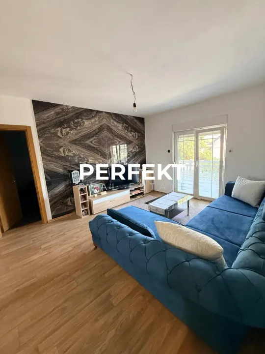 Prodaja, kuća, 259m², Borča 1, Borča Sve Podlokacije