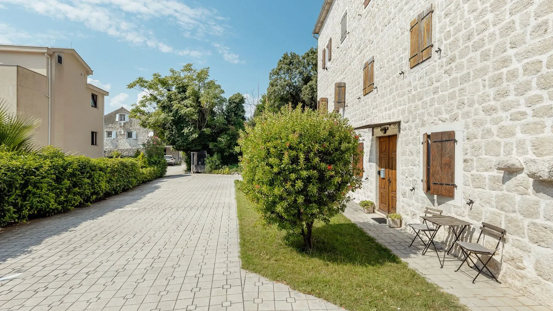 Sale, two bedroom apartment, 82m², Dobrota, Kotor