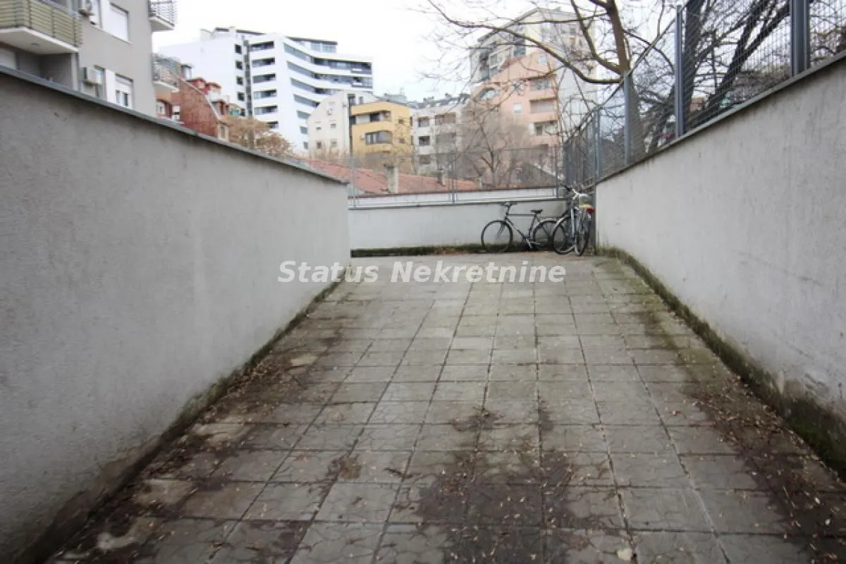 Sale, parking/garage, 18m², Grbavica, Novi Sad Sve Podlokacije