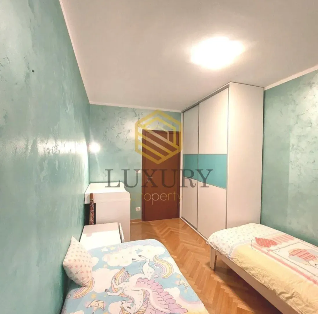 Izdavanje, dvosoban stan, 88m², City Kvart, Podgorica