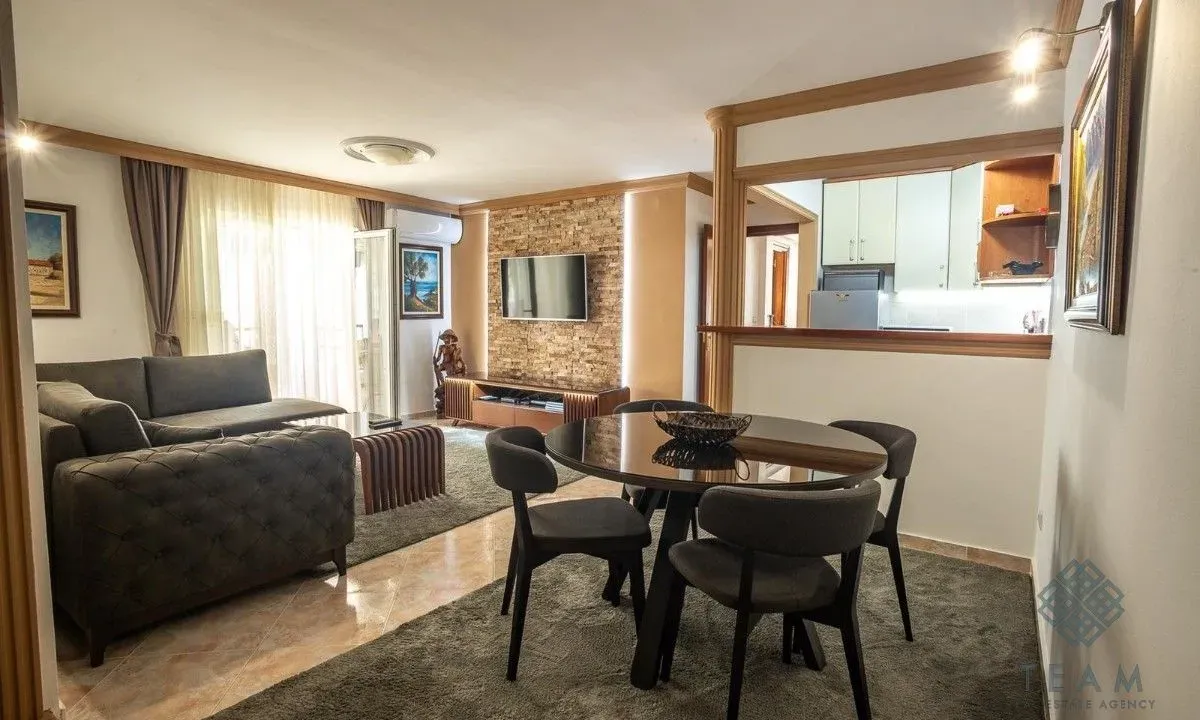 Prodaja, dvosoban stan, 72m², Centar, Budva