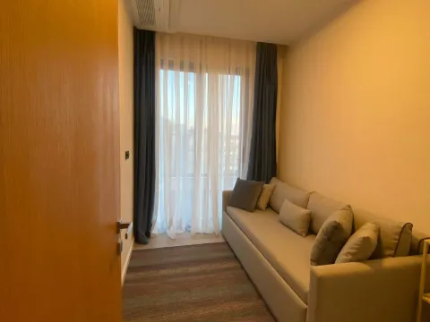 Izdavanje, trosoban stan, 85m², Kavač, Kotor - image 14