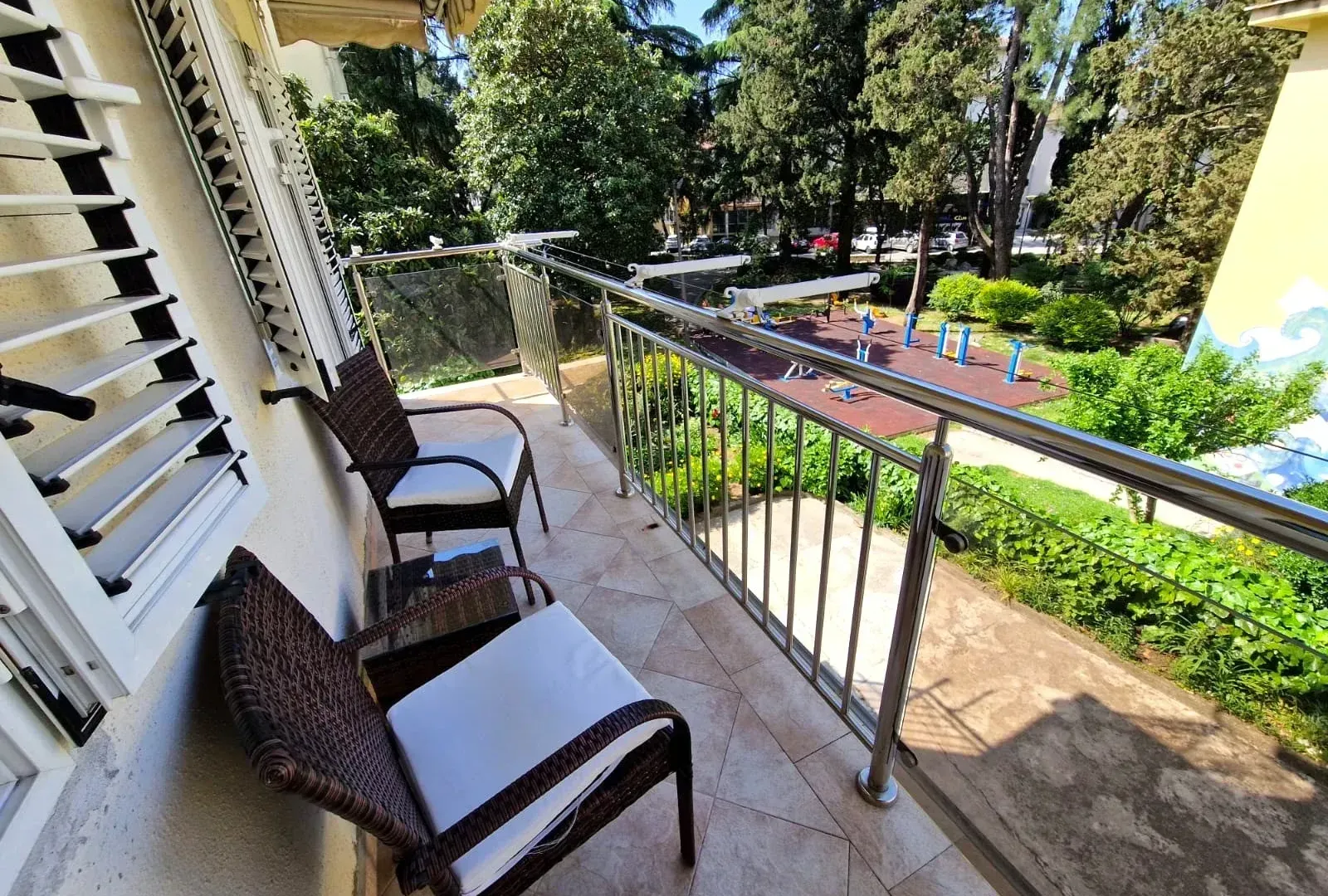 Izdavanje, stan, 68m², Tivat, Crna Gora