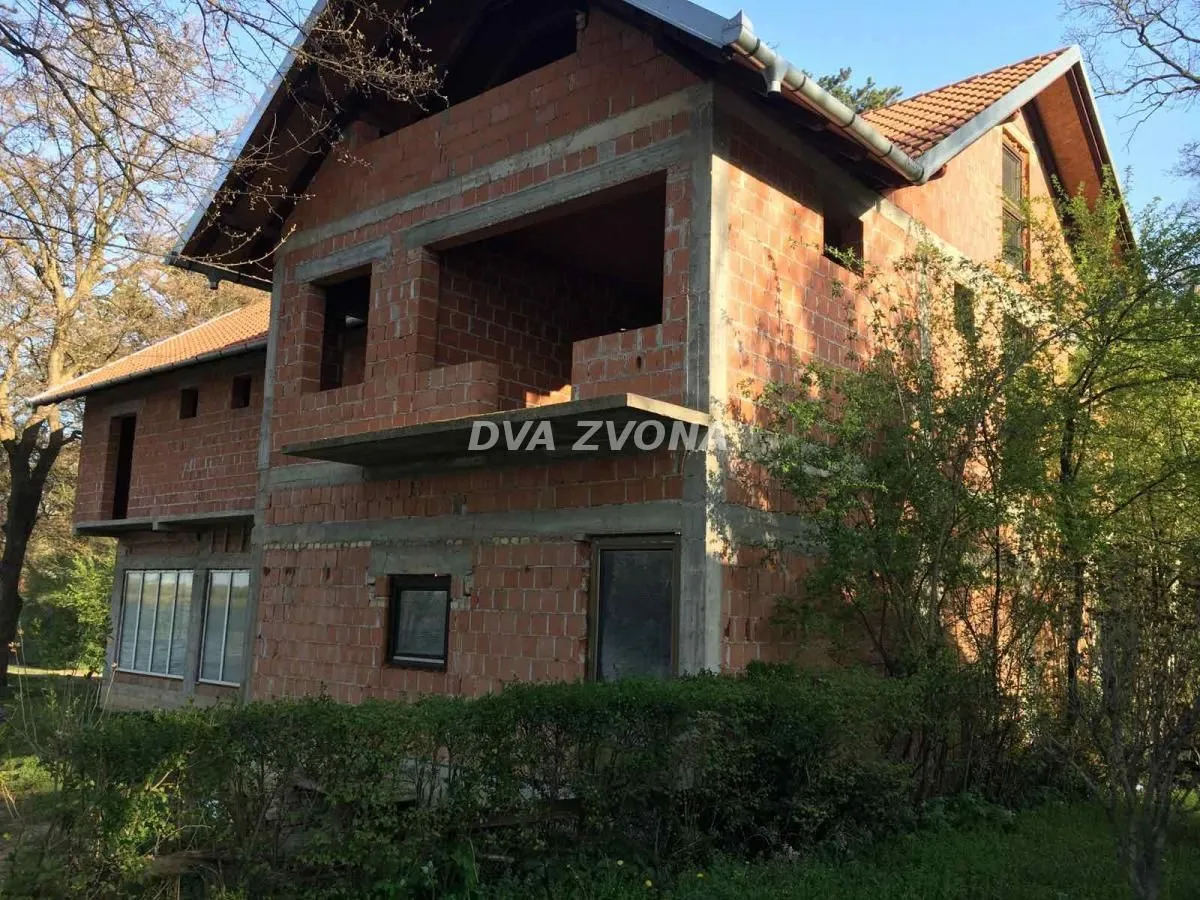 Prodaja, ugostiteljski objekat, 450m², Čortanovci, Inđija