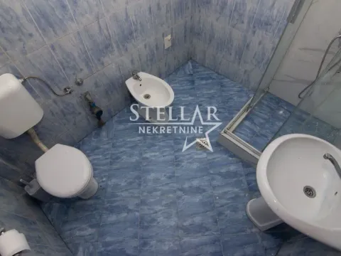 Izdavanje, trosoban stan, 155m², Konik, Podgorica - image 4