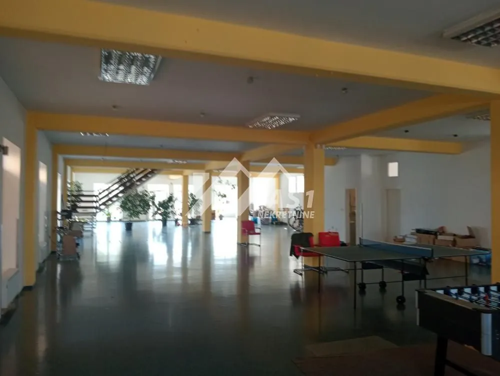 Rent, office space, 720m², Novo naselje, Novi Sad