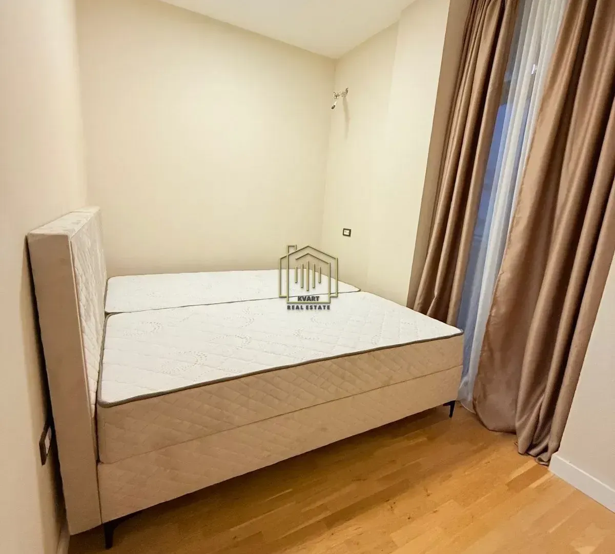 Izdavanje, dvosoban stan, 73m², Blok 9, Podgorica