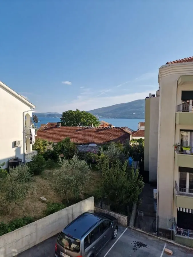 Prodaja, jednosoban stan, 47m², Đenovići, Herceg Novi
