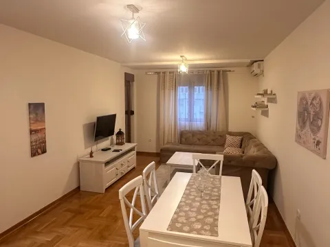 Prodaja, dvosoban stan, 67m², Stari Aerodrom, Podgorica - image 2