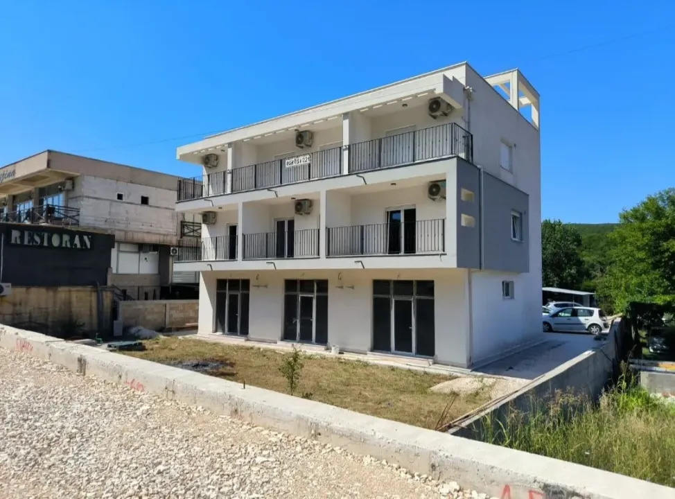 Rent, office space, 100m², Radanovići, Kotor