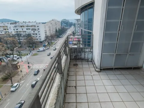 Izdavanje, trosoban stan, 140m², Preko Morače, Podgorica - image 17