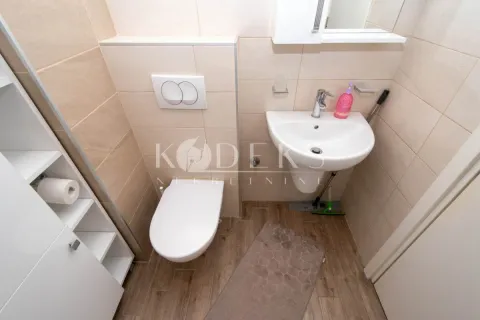 Izdavanje, jednosoban stan, 42m², City Kej, Podgorica - image 7