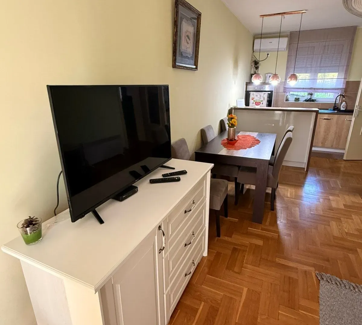 Prodaja, dvosoban stan, 42m², Centar, Vrnjačka Banja