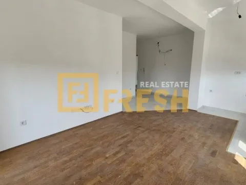 Prodaja, jednosoban stan, 42m², Krivi Most, Podgorica - image 4