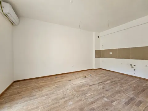 Sale, one bedroom apartment, 43m², Bečići, Budva - image 13