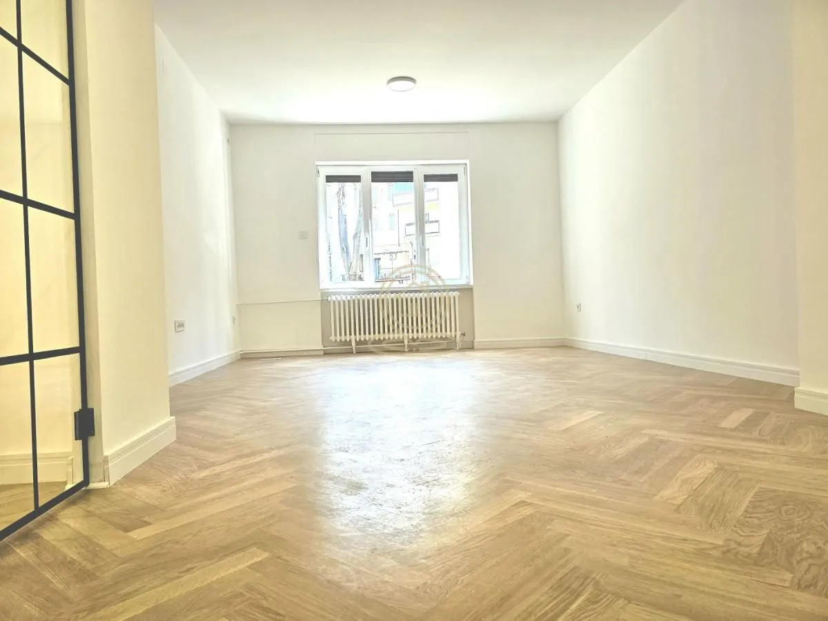 Prodaja, trosoban stan, 75m², Stari grad, Novi Sad