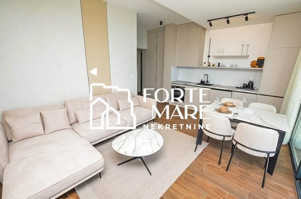 Prodaja, dvosoban stan, 57m², Njivice, Herceg Novi