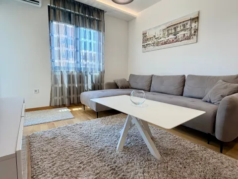 Rent, two bedroom apartment, 60m², City Kvart, Podgorica - image 2