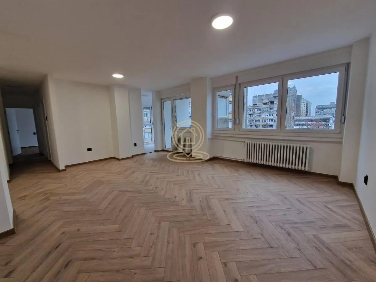 Prodaja, trosoban stan, 73m², Bulevar Oslobodjenja, Novi Sad Sve Podlokacije