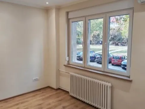 Izdavanje, trosoban stan, 70m², Savski Venac, Beograd - image 3