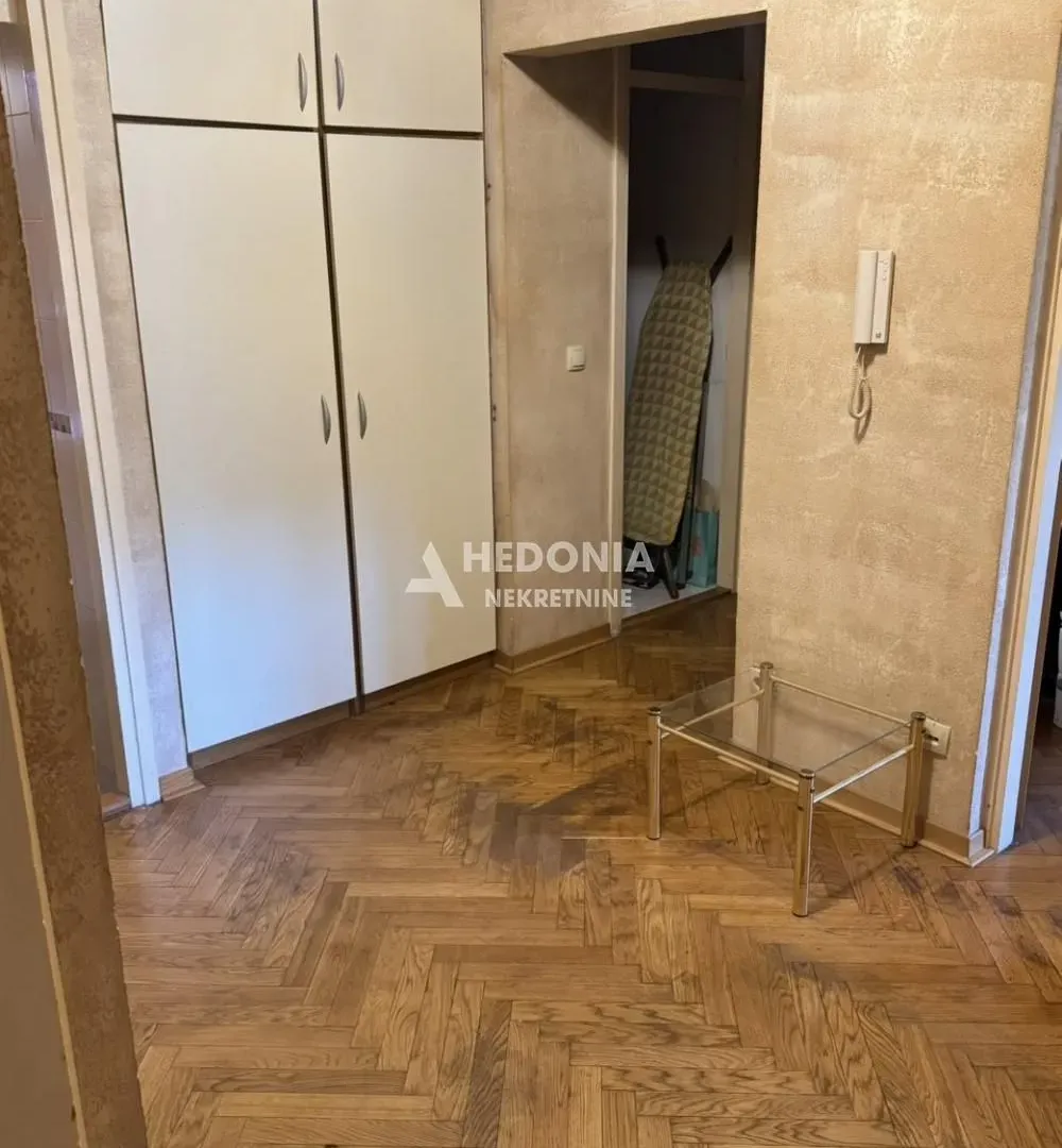 Sale, four bedroom apartment, 101m², Čukarica, Beograd
