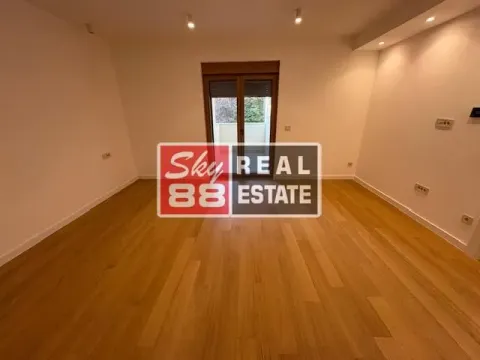 Izdavanje, četvorosoban stan, 148m², Kalenić Pijaca, Vračar Sve Podlokacije - image 9