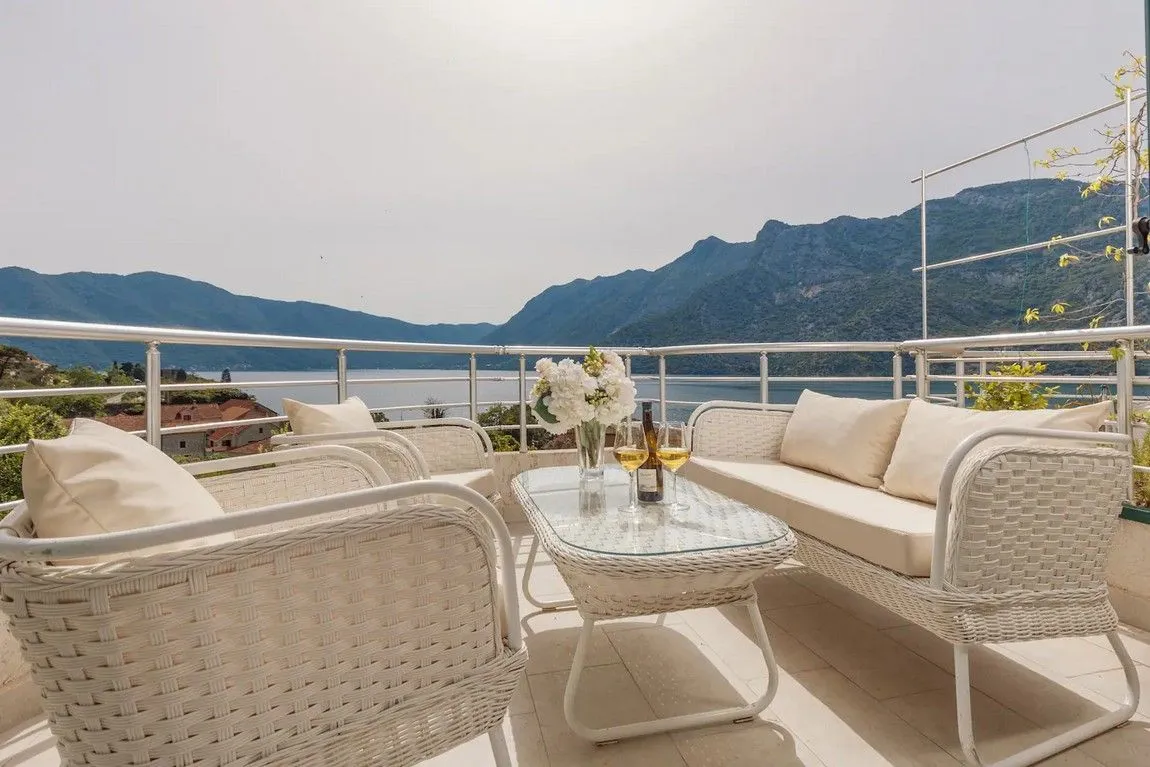 Prodaja, trosoban stan, 139m², Risan, Kotor